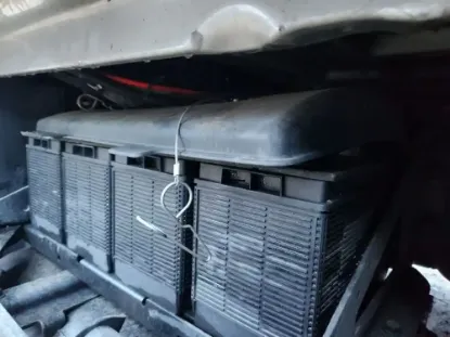 Picture of (Used) 2020 Freightliner Cascadia 126, BATTERY BOX COVER