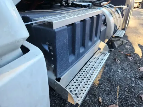 Picture of (Used) 2020 International LT625, BATTERY BOX COVER