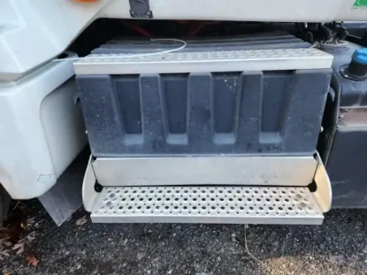 Picture of (Used) 2020 International LT625, BATTERY BOX COVER