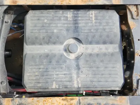 Picture of (Used) 2016 Freightliner Cascadia 125, BATTERY BOX COVER