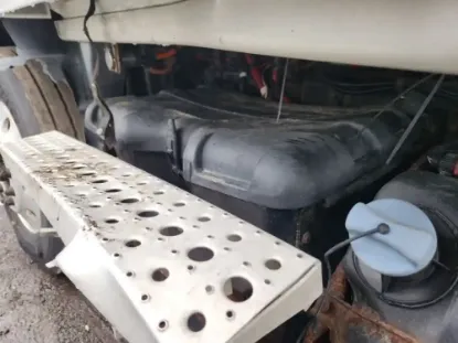 Picture of (Used) 2018 Freightliner Cascadia 125, BATTERY BOX COVER