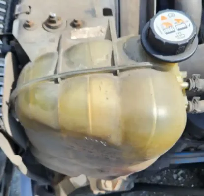 Picture of (Used) 2006 International 4400, COOLANT RESERVOIR/RADIATOR OVERFLOW BOTTLE