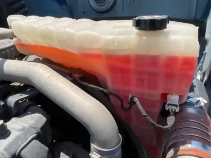 Picture of (Used) 2019 Kenworth T680, RADIATOR OVERFLOW BOTTLE