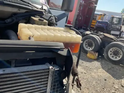 Picture of (Used) 2005 GMC C6500, COOLANT RESERVOIR/RADIATOR OVERFLOW
BOTTLE