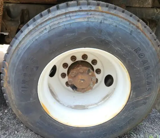 Picture of (Used) 2009 International 7400, DIFFERENTIAL HUBS