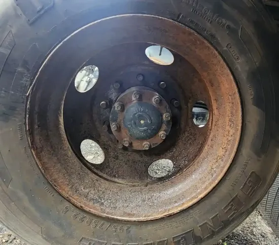 Picture of (Used) 2015 International Prostar, COMPLETE REAR DIFFERENTIAL HUBS