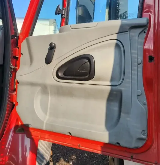 Picture of (Used) 2006 International 7400, INTERIOR DOOR PANEL