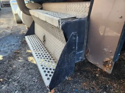 Picture of (Used) 2005 Kenworth W900, TOOL BOX