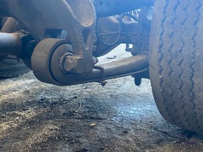 Picture of Used 2014 International DuraStar 4300, Single Rear, 
Make: Spicer,
Capacity:12,000lb, 
Suspension type: air with two leafs, 
Hub bolts:8, 
Brake type: Hydraulic, 
 
(CRG Heavy Truck Parts)
*F56039*