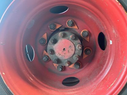 Picture of Used 2014 International DuraStar 4300, Single Rear, 
Make: Spicer,
Capacity:12,000lb, 
Suspension type: air with two leafs, 
Hub bolts:8, 
Brake type: Hydraulic, 
 
(CRG Heavy Truck Parts)
*F56039*