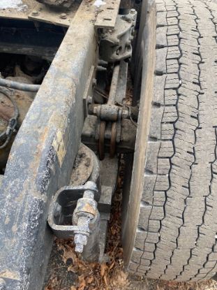Picture of Used 2014 Peterbilt 367, TANDEM CUTOFF,
Make: Spicer,
Model: DSP40P,
Hub bolts:10,
Brake type: air,
Ratio:3.X5,
Suspension type: Flex Air,
 
(CRG Heavy Truck Parts)
*F56174*