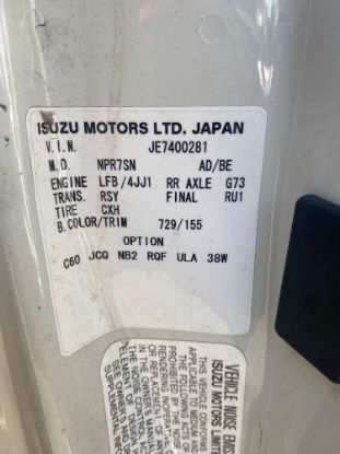 Picture of Used 2014 Isuzu NPR, Rear Cutoff, Single,
Brake type: Hydraulic,
Suspension: Leaf springs, 
Hub Bolts: 6,
Capacity: 8,840LB,

(CRG Heavy Truck Parts)
*F55962*