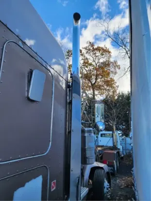 Picture of (Used) 2005 KenworthW900, MUFFLER