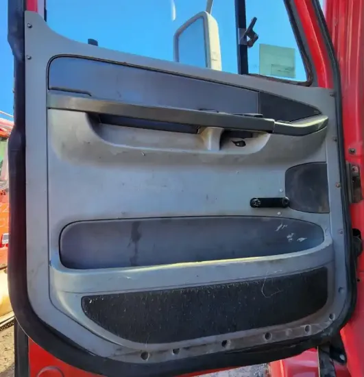 Picture of (Used) 2005 Freightliner Columbia 120, INTERIOR DOOR PANEL