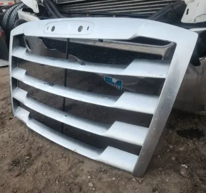 Picture of (Used) 2021 Freightliner Cascadia 126, GRILLE, 
Length: L=36.1/8", H=29.5",
Material: Plastic, 
Color: Chrome, 
 


 
