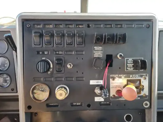 Picture of (Used) 1995 Mack CL713, MISCELLANEOUS DASH SWITCHES
