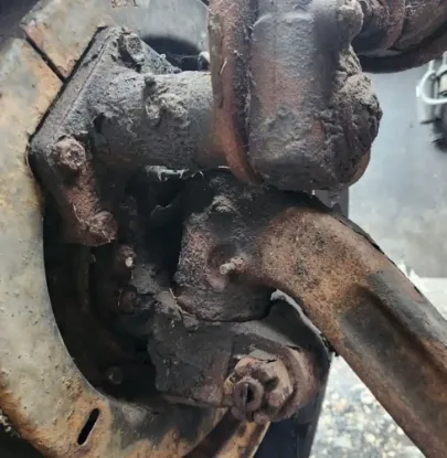 Picture of (Used) 2002 International 2574, FRONT SPINDLE/KNUCKLE