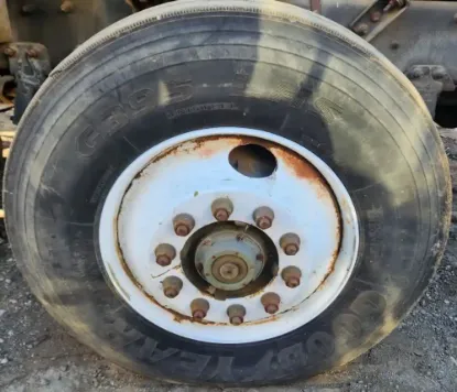 Picture of (Used) 1997 Mack CH612, FRONT SPINDLE/KNUCKLE
