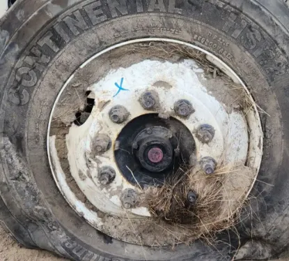 Picture of (Used) 2016 Hino 268, FRONT SPINDLE/KNUCKLE