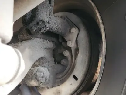 Picture of (Used) 2016 Hino 338, FRONT SPINDLE/KNUCKLE
