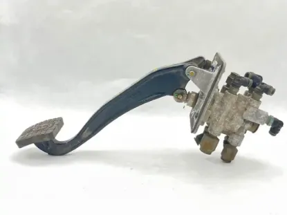 Picture of (Used) 2014 Kenworth T680, BRAKE VALVE WITH PEDAL