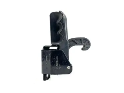 Picture of (Used) 2020 Freightliner Cascadia 116, HOOD LATCH