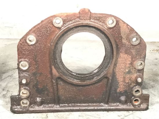 Picture of (USED) 2011 DETROIT DD15 FRONT ENGINE COVER.
P/N A 472 011 00 07
S/N 
MODEL: FRONT ENGINE COVER WITH FRONT MAIN SEAL
. 

