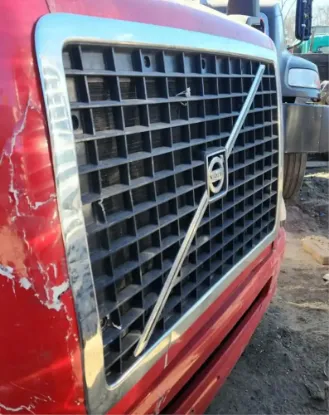 Picture of (Used) 2017 Volvo VNL, GRILLE