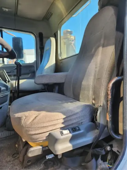 Picture of (Used) 2007 Freightliner Columbia 112, SEAT