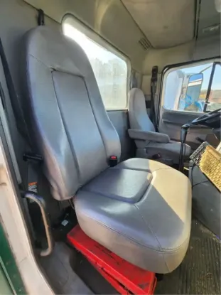 Picture of (Used) 2007 Freightliner Columbia 112, SEAT