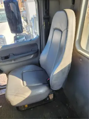 Picture of (Used) 2007 Freightliner Columbia 112, SEAT