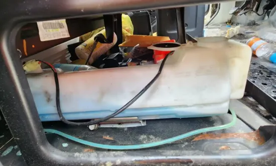 Picture of (Used) 2017 Hino 268, WINDSHIELD WASHER RESERVOIR