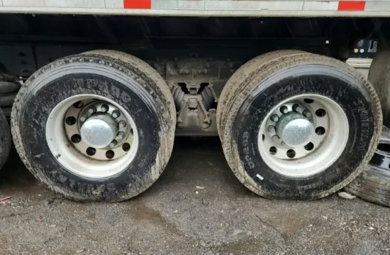 Picture of (Used) 2000 Sterling L9522, TANDEM CUTOFF