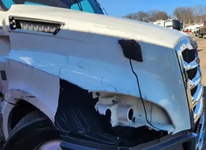 Picture of (Used) 2018 Freightliner Cascadia 126, REPAIRABLE HOOD ASSEMBLY