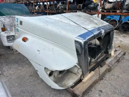 Picture of (Used) 2002 International 7400, HOOD ASSEMBLY