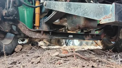 Picture of (Used) 2002 International 9200l, COMPLETE FRONT AXLE