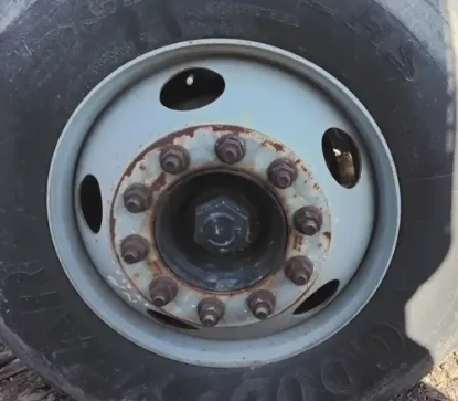 Picture of (Used) 2002 International 9200l, COMPLETE FRONT AXLE