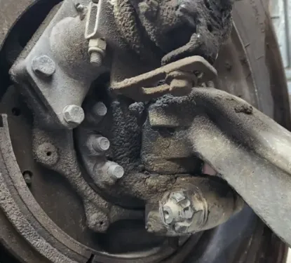 Picture of (Used) 2020 International LT625, FRONT SPINDLE/KNUCKLE