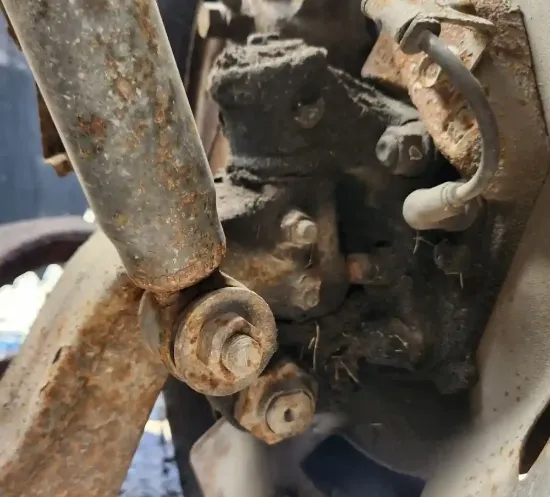 Picture of (Used) 2005 Chevrolet W3500, FRONT SPINDLE/KNUCKLE