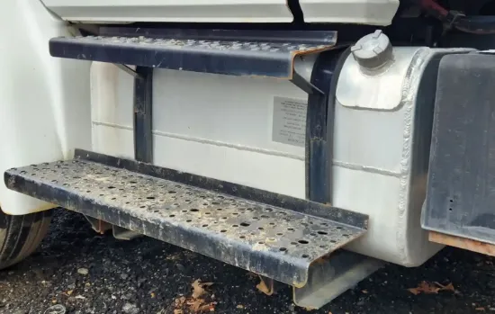 Picture of (Used) 2004 Freightliner FL70, FUEL TANK