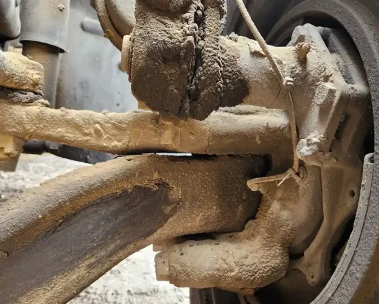 Picture of (Used) 2006 Mack CV713 Granite, FRONT SPINDLE/KNUCKLE