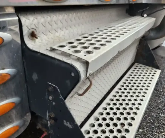 Picture of (Used) 2003 Kenworth W900, BATTERY BOX COVER