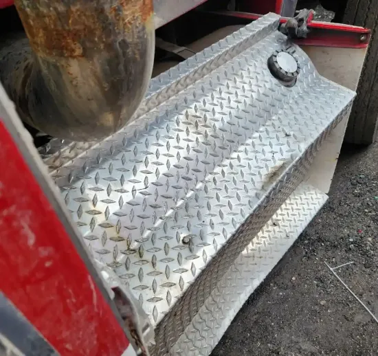 Picture of (Used) 1996 Kenworth T800, FUEL TANK