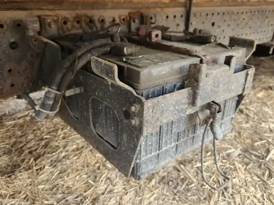 Picture of (Used) 2015 Isuzu NPR, BATTERY BOX