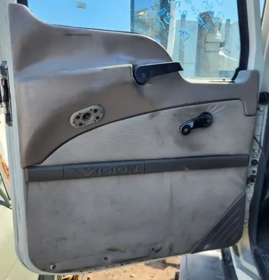 Used) 2006 Mack CXN613, INTERIOR DOOR PANEL (P-110418)