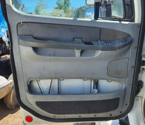 Picture of (Used) 2004 Freightliner Columbia 120, INTERIOR DOOR PANEL