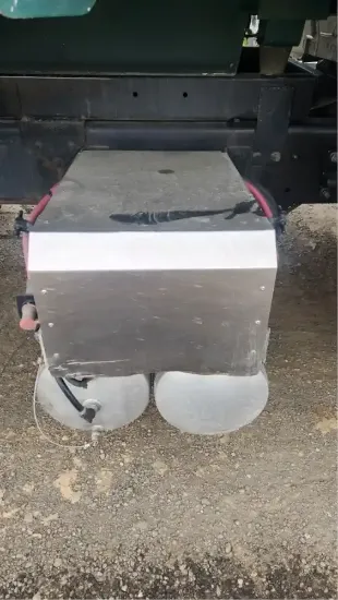 Picture of (Used) 2018 International WorkStar 7500, BATTERY BOX COVER