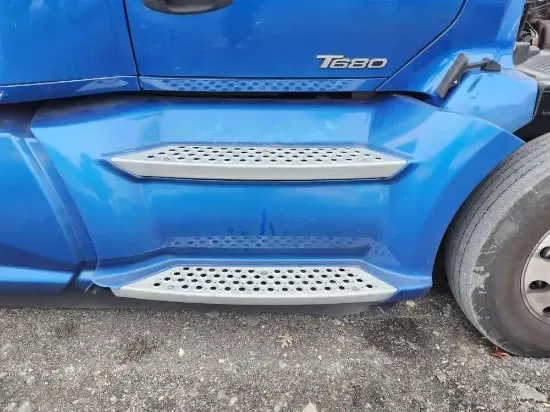 Picture of (Used) 2019 Kenworth T680, TANK FAIRINGS