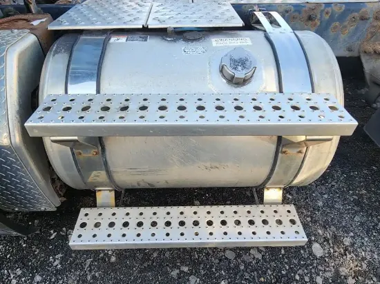 Picture of (Used) 2017 Freightliner Cascadia 113, FUEL TANK