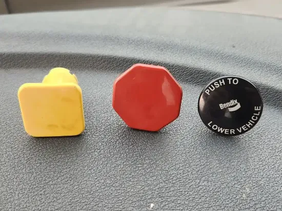 Picture of (Used) 2017 Freightliner Cascadia 113, MISCELLANEOUS DASH SWITCHES